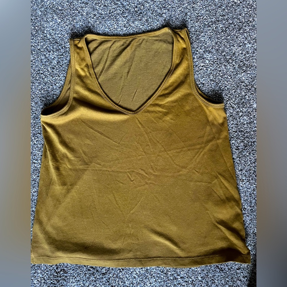 Madewell v neck tank, size medium, ochre
